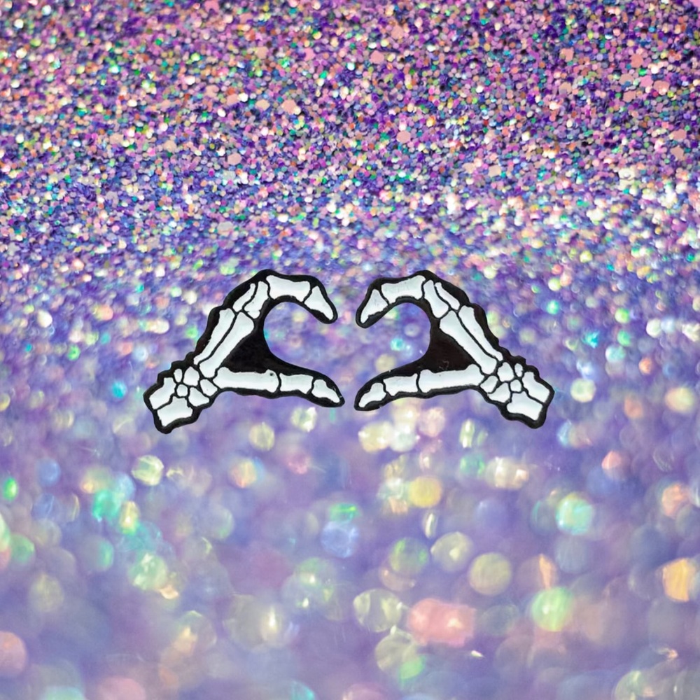 SKELETON HEART PIN SET